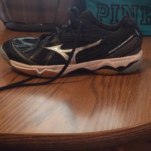 Mizuno wave hurricane volleyball shoes, size 10